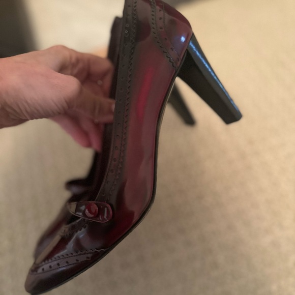 STUART WEITZMAN HEELS - Picture 5 of 8